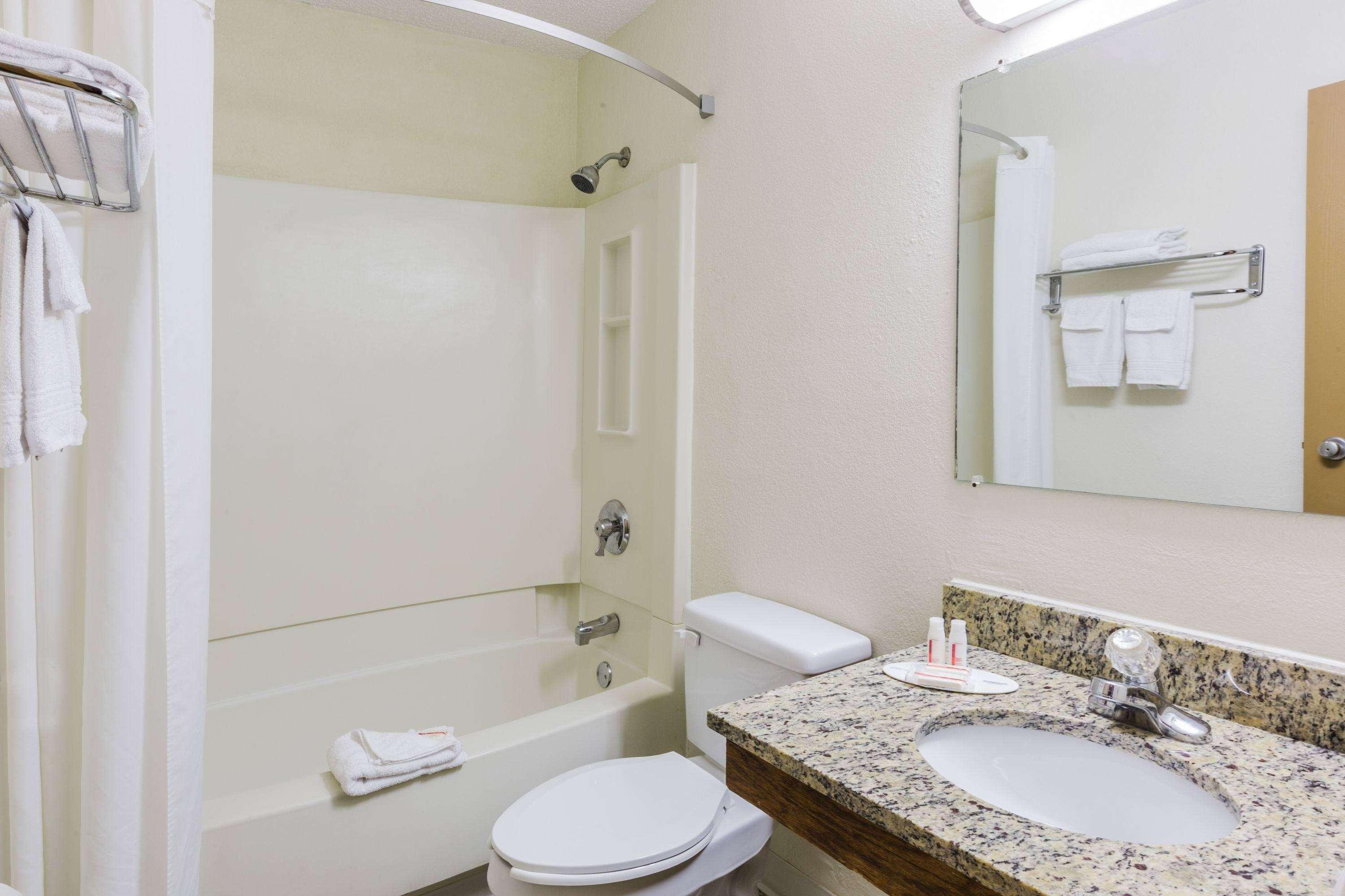 Hotel Super 8 By Wyndham - Poconos East Stroudsburg