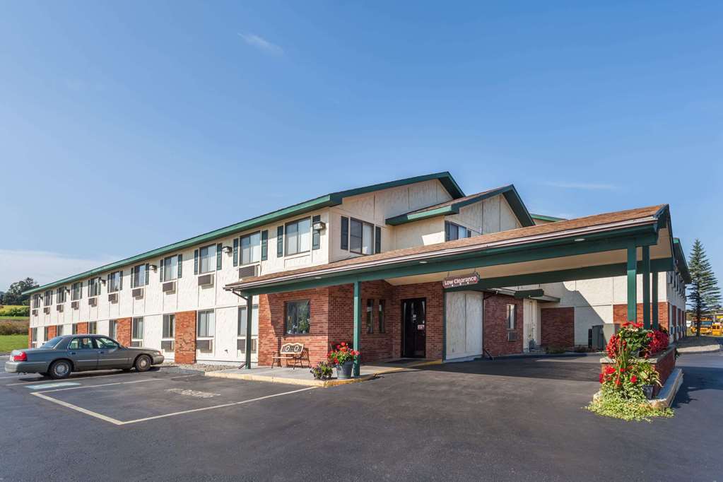 Super 8 By Wyndham - Poconos Hotel 2*