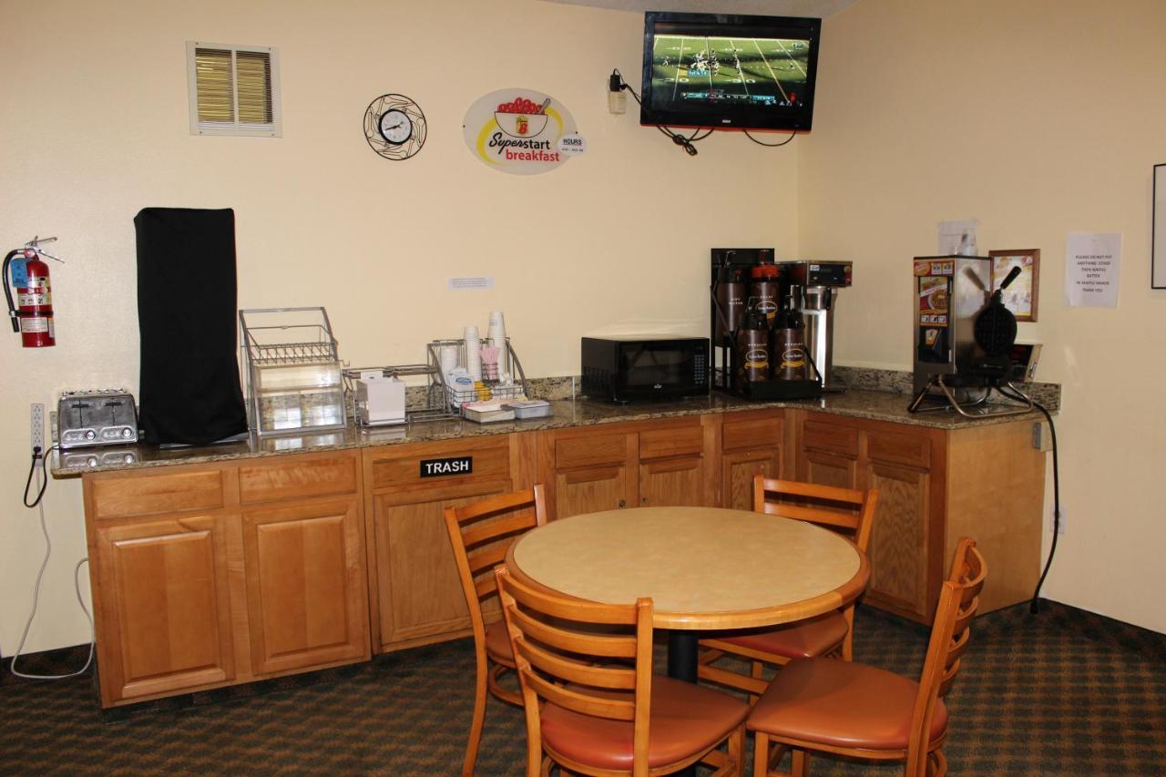 Super 8 By Wyndham - Poconos Hotel East Stroudsburg