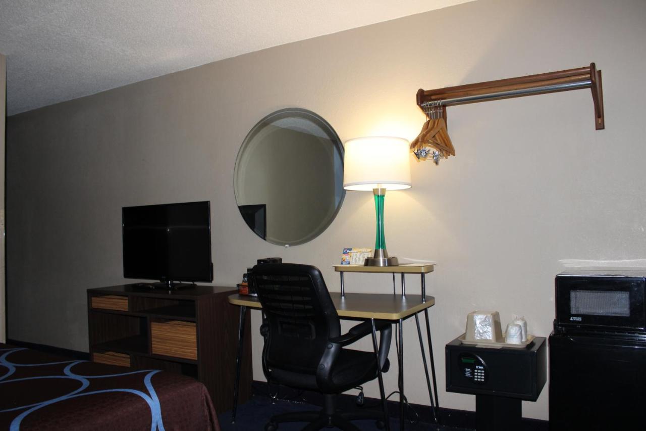 Hotel Super 8 By Wyndham - Poconos